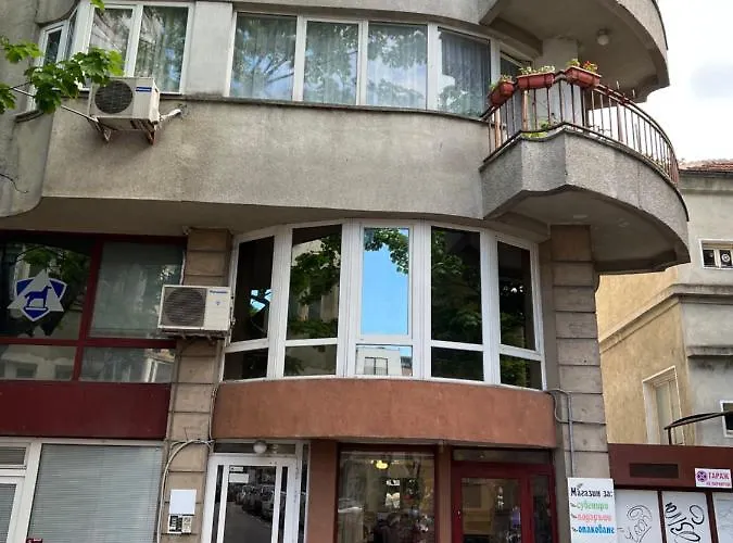 център с паркинг за нормална до средно голяма кола Варна